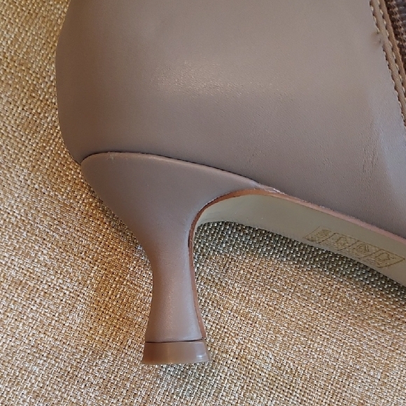 Journee Collection Taupe Ankle Booties Size 8 - Picture 5 of 8